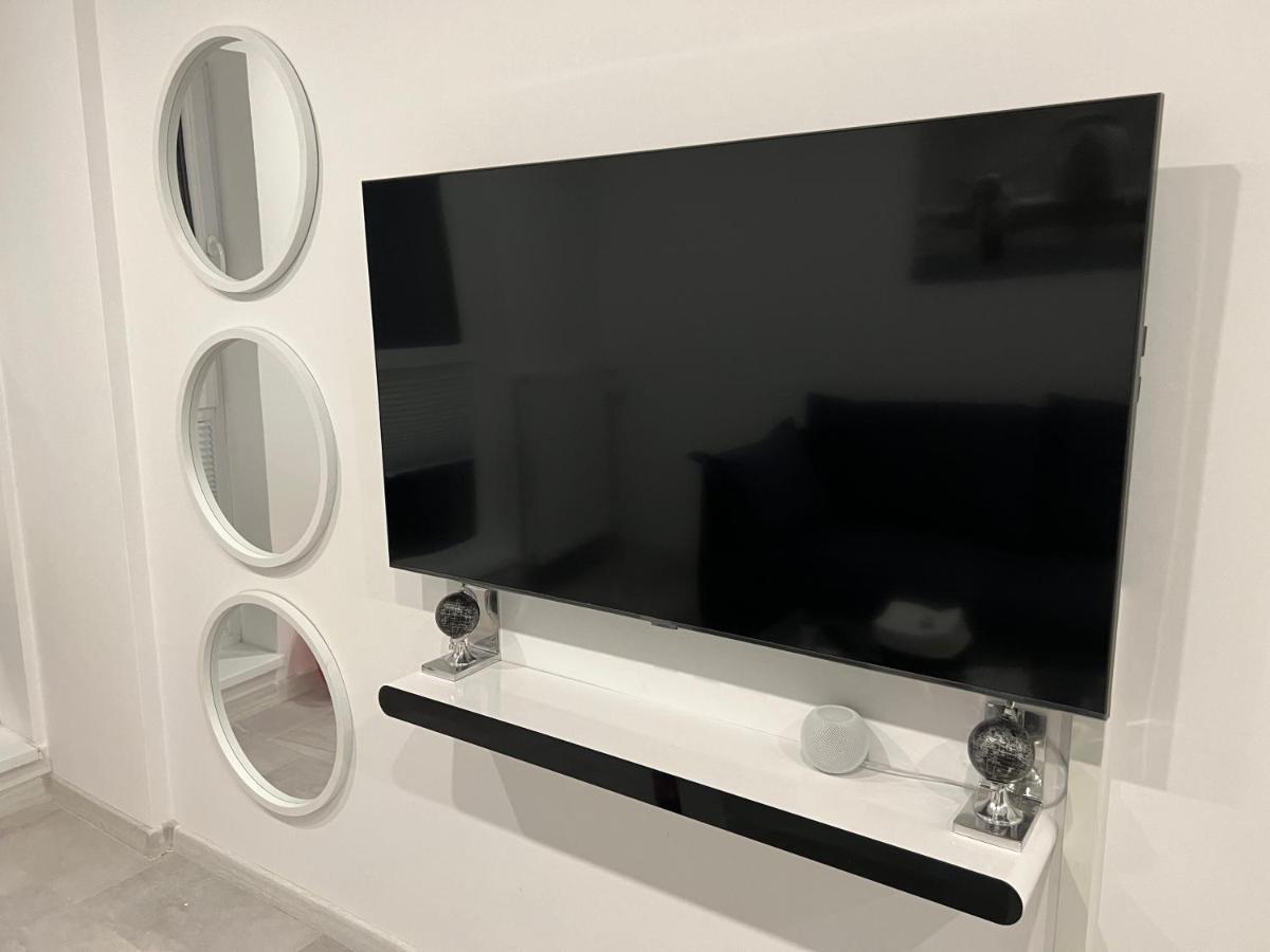 Fancy Penthouse Studio With Lakeview W10 Bucharest Luaran gambar