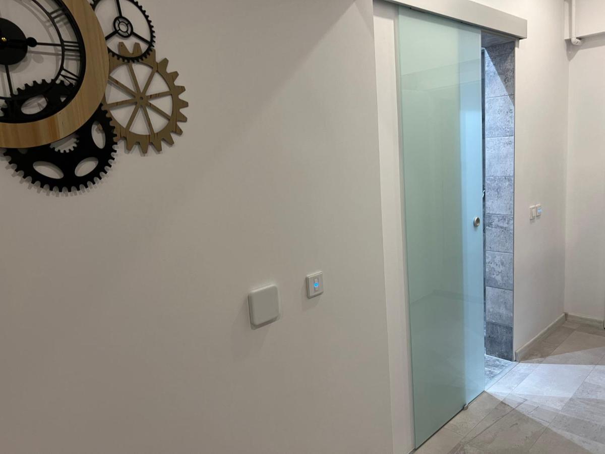 Fancy Penthouse Studio With Lakeview W10 Bucharest Luaran gambar